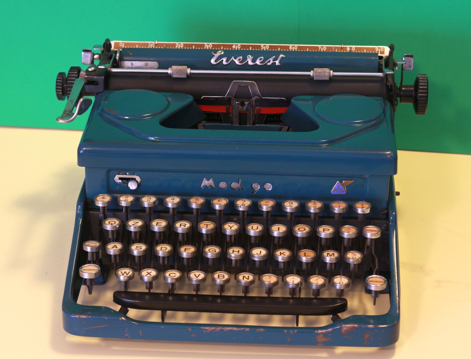restauro macchine per scrivere Olivetti Everest Milano - www.marinoripara.com