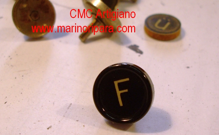 www.marinoripara.com restoring a Smith Premier 10 typewriter Milan ITALY